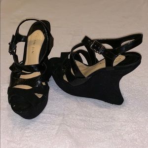 Gianni Bini black wedges size 7